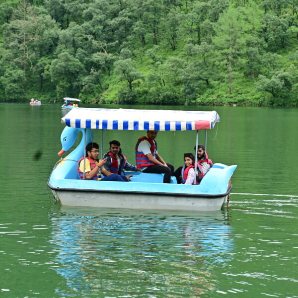 A Delegation of students from ACMT Group of Colleges visited Mind Power University.